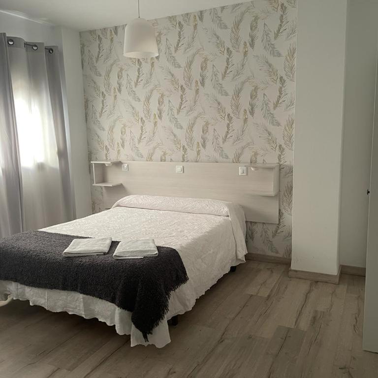 Hostal Plaza de Italia - Habitación Triple Superior - 3