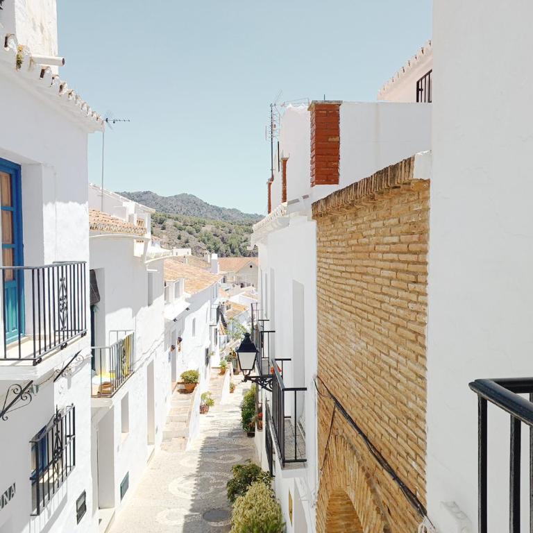 Las Pizarrillas: tu hogar en este blanco pueblo - Casa de 3 dormitorios - 45