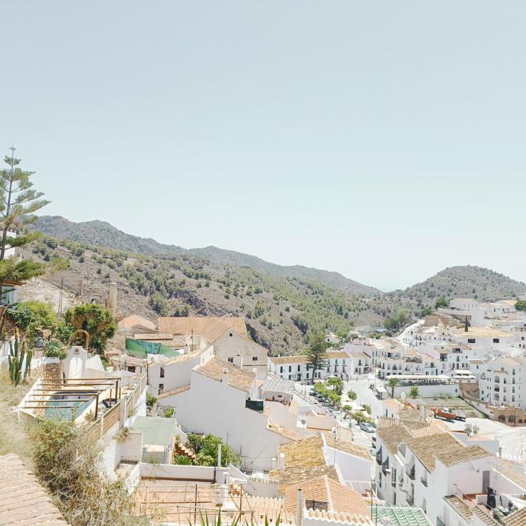 Las Pizarrillas: tu hogar en este blanco pueblo - Casa de 3 dormitorios - 59