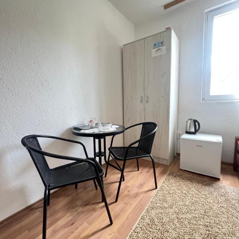 SNAM Rooms&Apartment - Twin Room with Shared Bathroom - 5