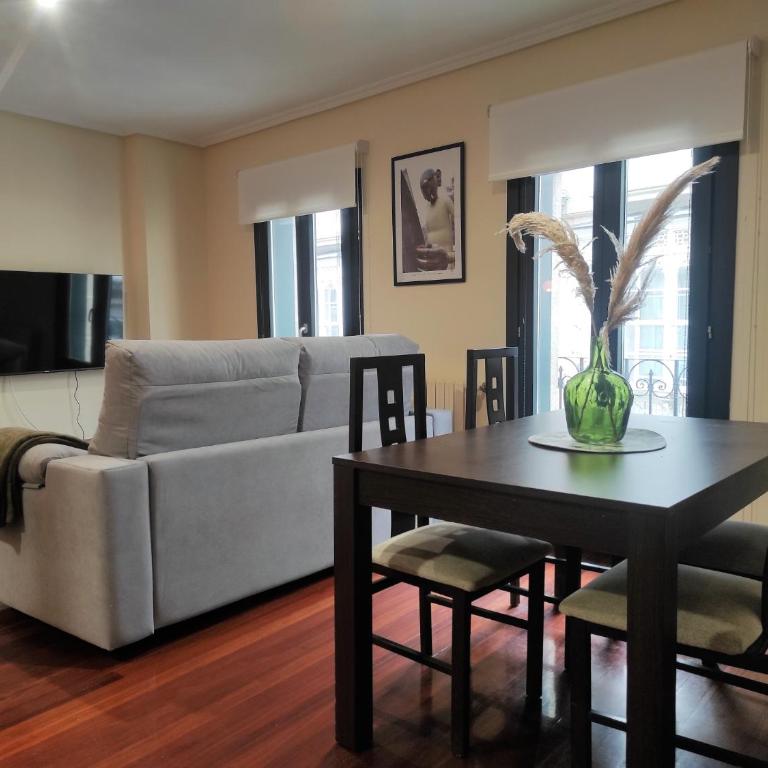 2A. Dos dormitorios y balcones en el casco viejo. - Apartamento de 2 dormitorios - 26