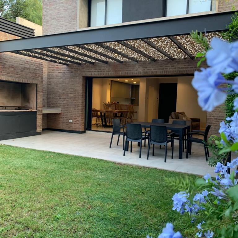 Duplex Lujan Mendoza cercanía Chacras de Coria - Apartamento de 2 dormitorios - 1