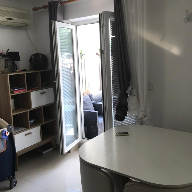 Stan Budva - Potkosljun - Apartman sa 1 Spavaćom Sobom - 9