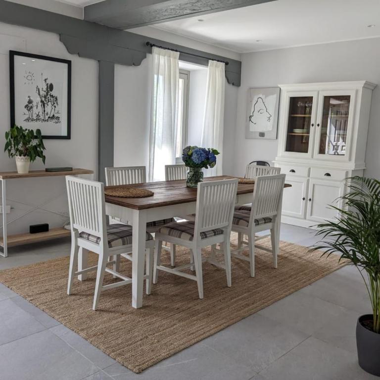 La casa del tren - Four-Bedroom House - 10