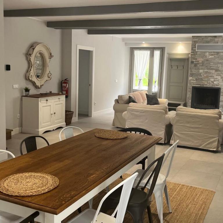 La casa del tren - Four-Bedroom House - 23