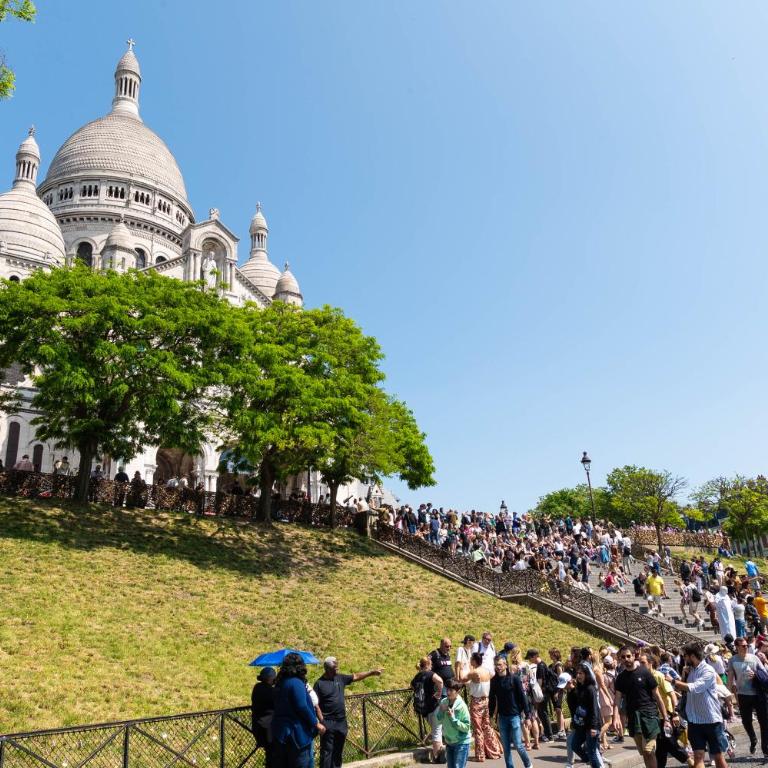 In front of The Sacre Cœur - 2 bedrooms with elevator - Appartement 2 Chambres - 12