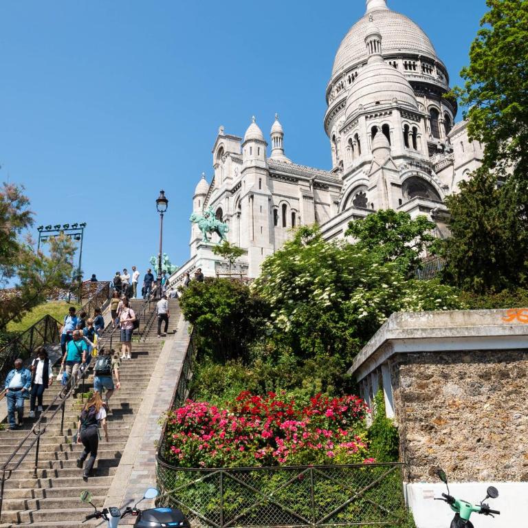 In front of The Sacre Cœur - 2 bedrooms with elevator - Appartement 2 Chambres - 9