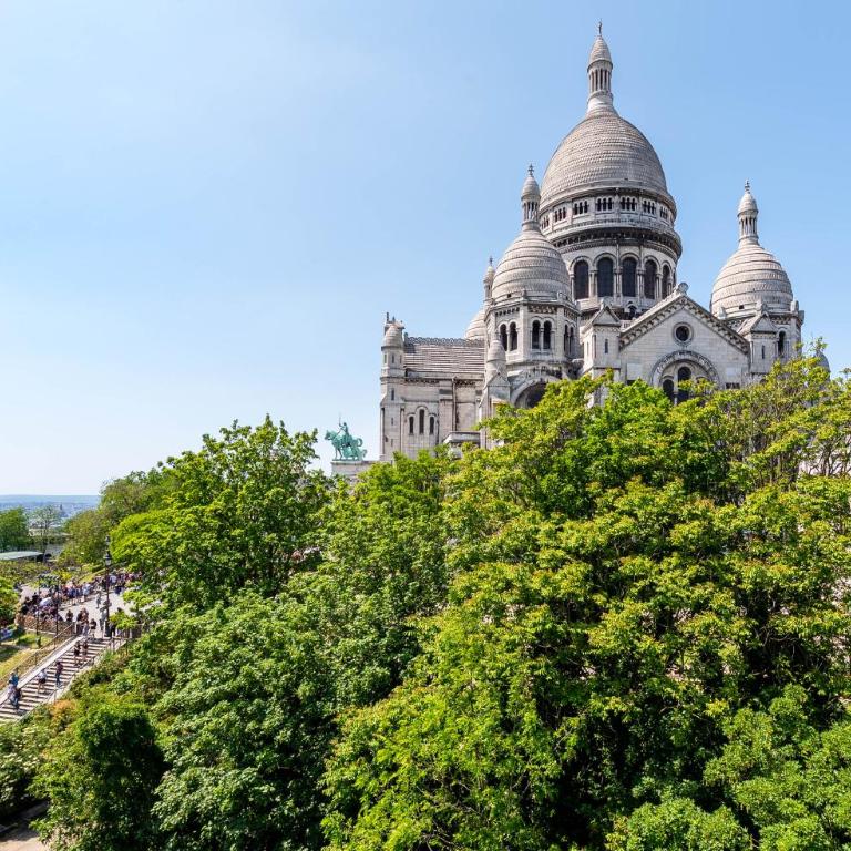 In front of The Sacre Cœur - 2 bedrooms with elevator - Appartement 2 Chambres - 6