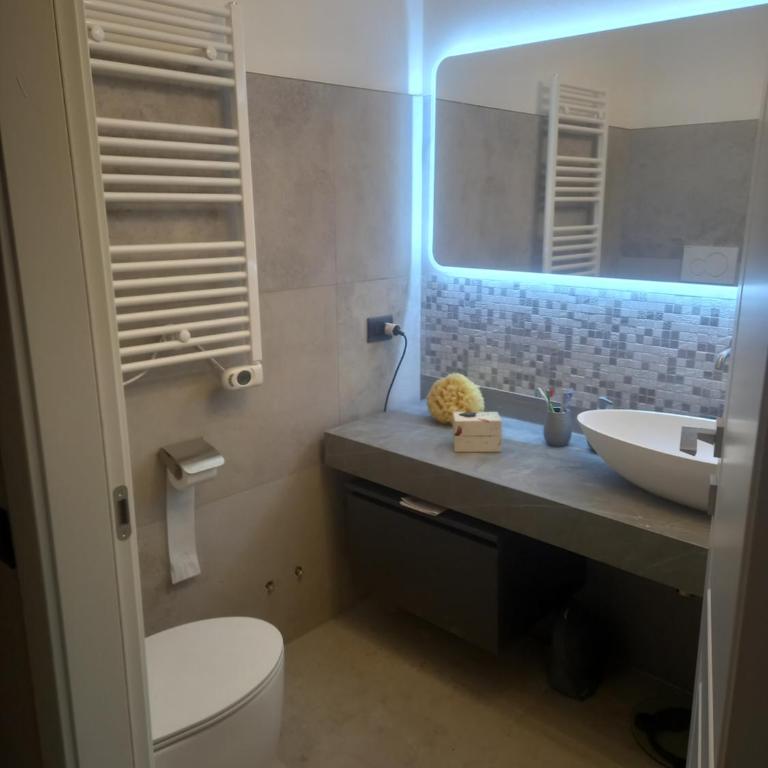 Arena in fiera - Three-Bedroom Apartment with Balcony - 12