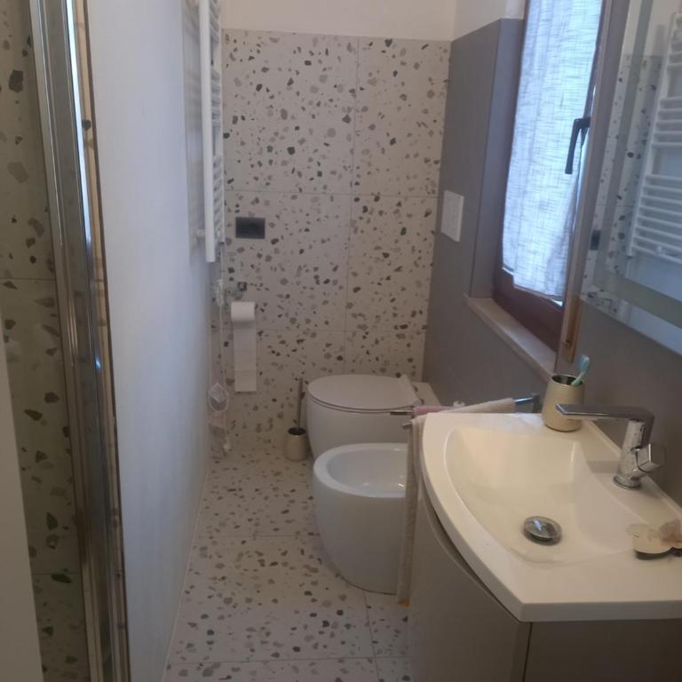 Arena in fiera - Three-Bedroom Apartment with Balcony - 10
