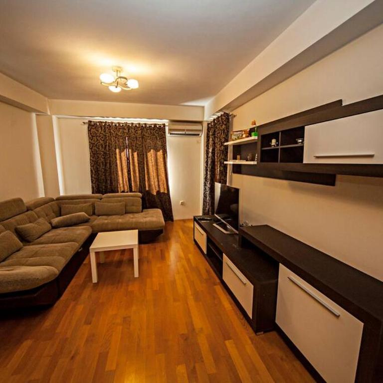 Lovely 2-bedroom condo with private garage - Two-Bedroom Apartment - 2