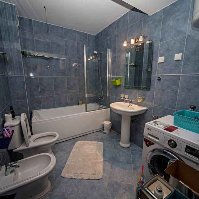Lovely 2-bedroom condo with private garage - Two-Bedroom Apartment - 6