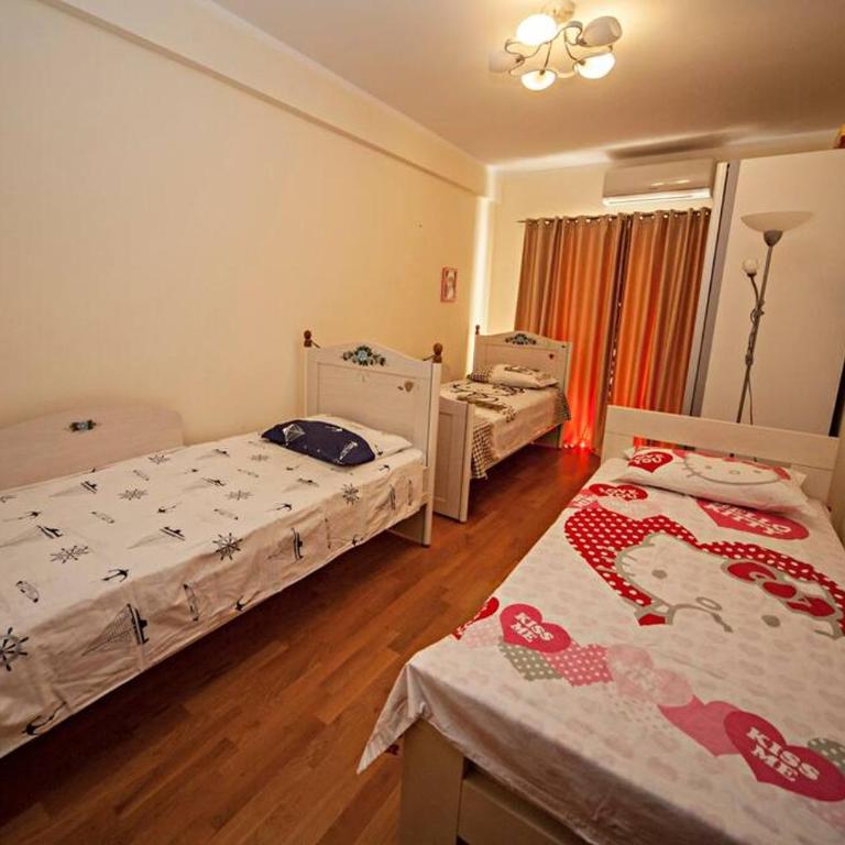 Lovely 2-bedroom condo with private garage - Two-Bedroom Apartment - 8