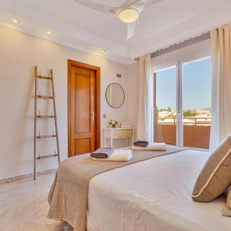 Magnifico atico de 3 dormitorios - Three-Bedroom Apartment - 22