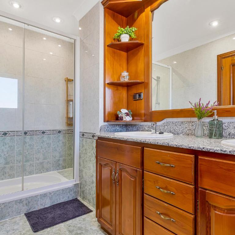 Magnifico atico de 3 dormitorios - Three-Bedroom Apartment - 25