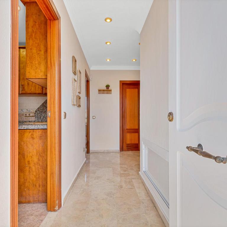 Magnifico atico de 3 dormitorios - Three-Bedroom Apartment - 31