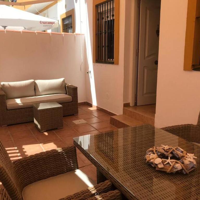 Apartamento con porche y piscina - Apartamento de 2 dormitorios - 3