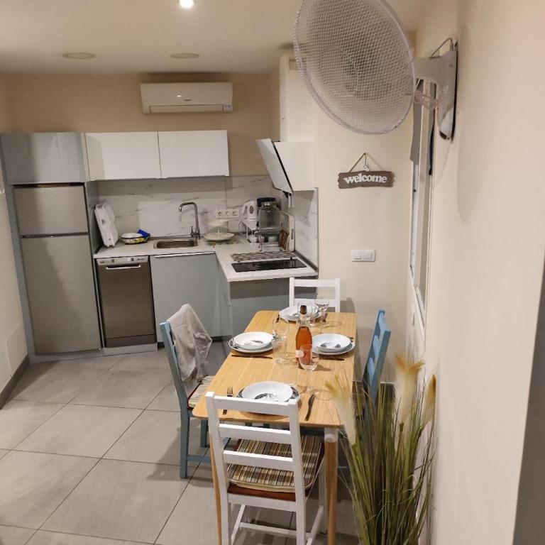 Central Apartment 4P Playa Chica Beach 2min WIFI - Apartment - Ground Floor - 12