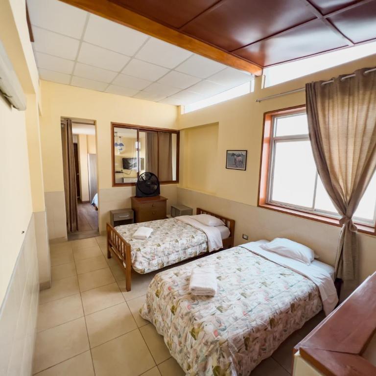 Casa Huéspedes Pimentel - Habitación Familiar con terraza - 2