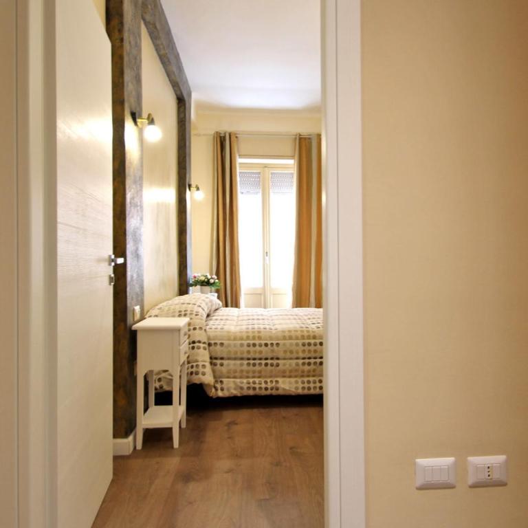 All'Operetta di Cagliari - King Room with Balcony - 4