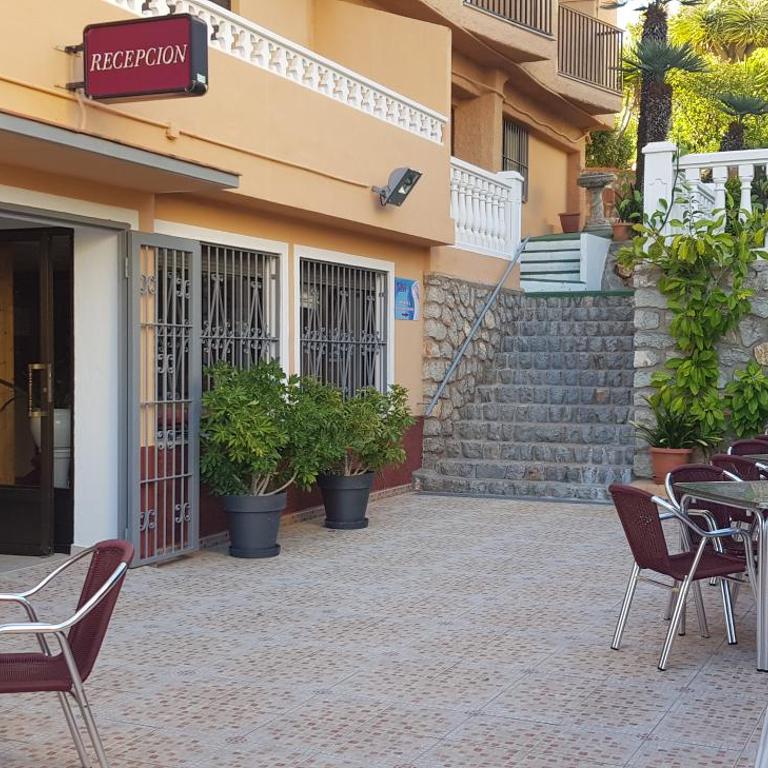 Hotel Jardín - Habitación Doble con cama supletoria - 1 o 2 camas (2 adultos + 1 niño) - 2