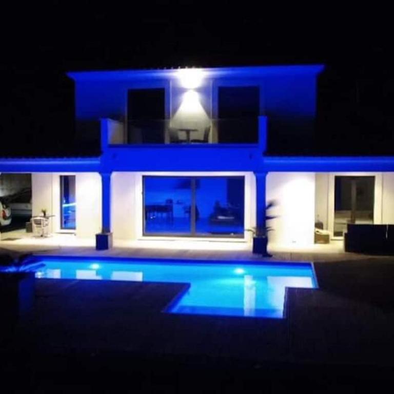 SUITE 20m2 DANS VILLA PISCINE JACUZZI - Chambre Double - Vue sur Piscine - 1