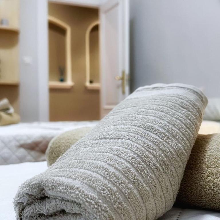 Céntrica y amplia Vivienda Turística con wifi - Apartamento - 2