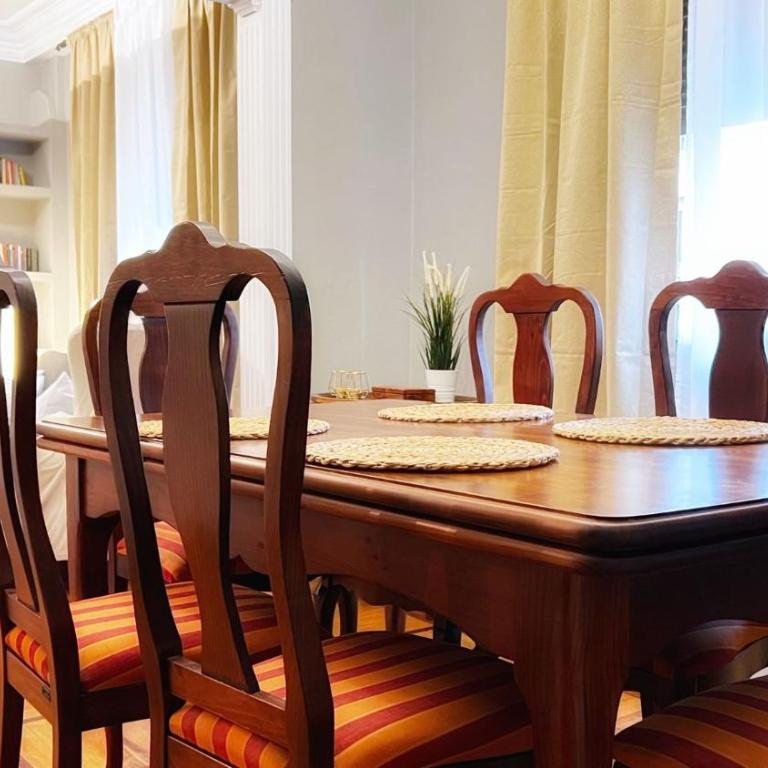 Céntrica y amplia Vivienda Turística con wifi - Apartamento - 14