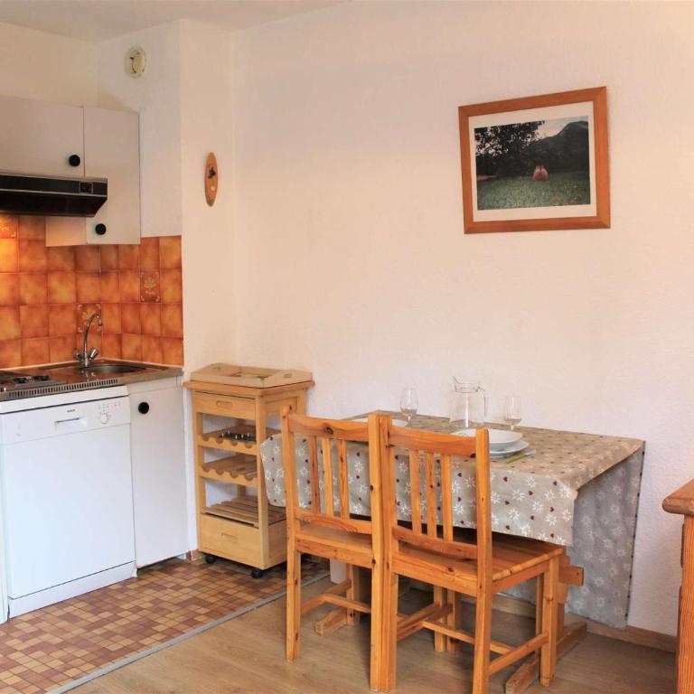 Studio confortable pour 2, pieds des pistes, centre station Vars Les Claux - FR-1-330B-210 - Appartamento - 1