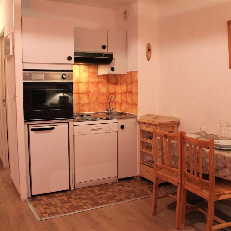 Studio confortable pour 2, pieds des pistes, centre station Vars Les Claux - FR-1-330B-210 - Appartamento - 6