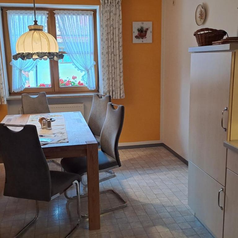 Landhaus Schmid - Apartment mit 2 Schlafzimmern und Balkon - 8