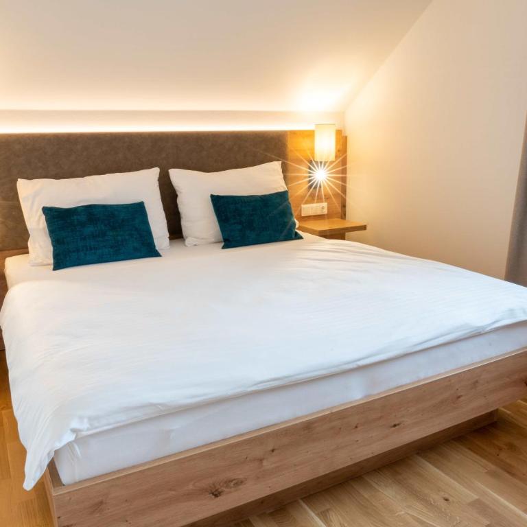 Bauernhofhotel "die Unterbergerin" - Zimmer mit Frühstück und Ferienwohnungen in Gastein mit GRATIS Thermeneintritt - Apartment mit Blick auf die Berge - 2