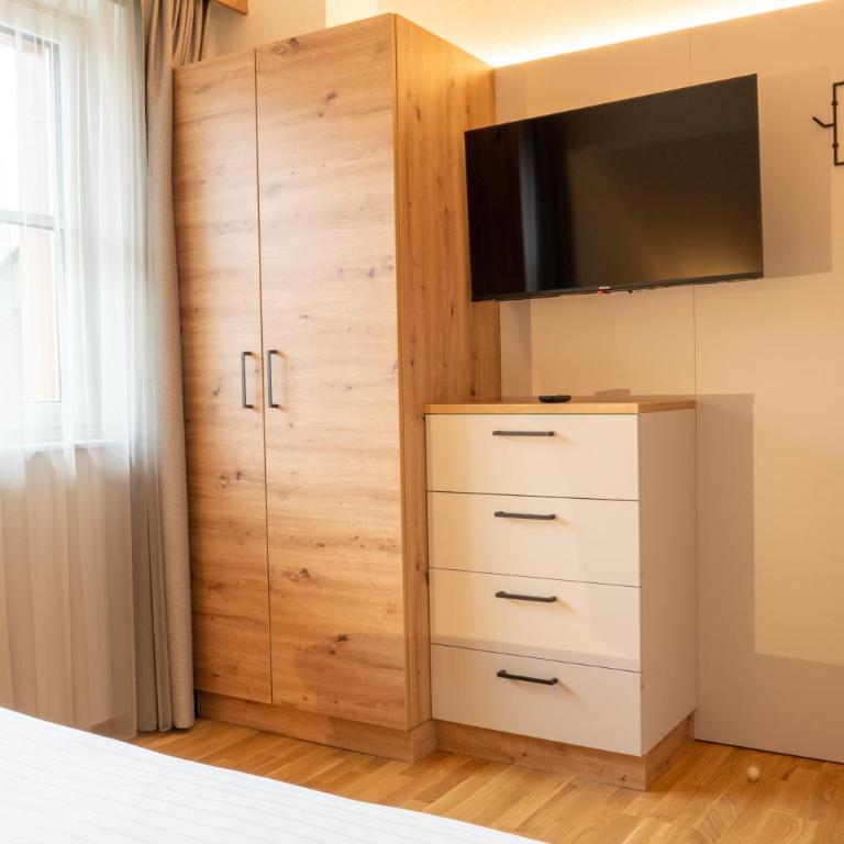 Bauernhofhotel "die Unterbergerin" - Zimmer mit Frühstück und Ferienwohnungen in Gastein mit GRATIS Thermeneintritt - Penthouse-Apartment - 6