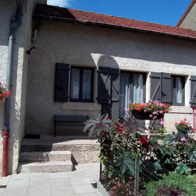 LE REFUGE DU DRAPEAU Maison avec 4 chambres proche du centre historique - Maison 4 Chambres - 30