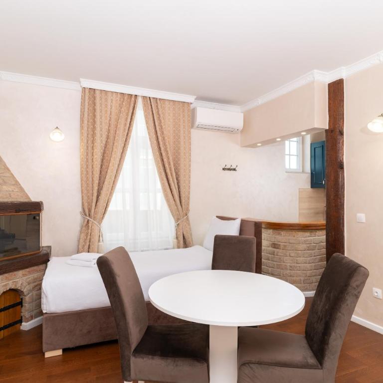 Ornament Hotel - Standardni Dvokrevetni Apartman Tipa "Suite" sa Bračnim Krevetom - 4