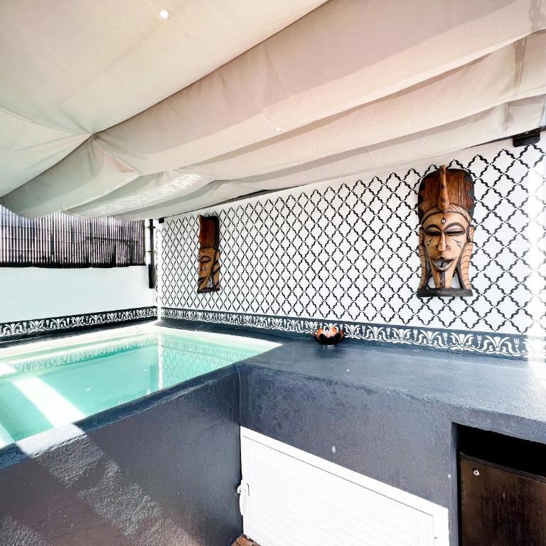 Townhouse with Arabic pool and close to the beach in Estepona - Casa de 3 dormitorios - 20