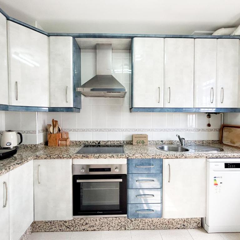 Townhouse with Arabic pool and close to the beach in Estepona - Casa de 3 dormitorios - 48