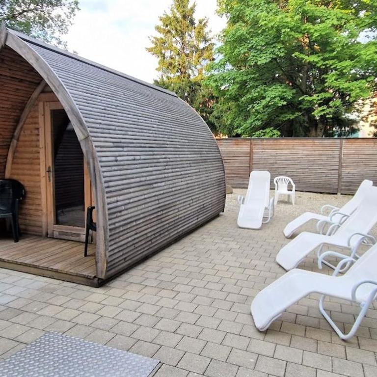 Pools, Sauna und Balkon mit Panoramablick - Apartment mit 1 Schlafzimmer, Balkon und Bergblick - 16
