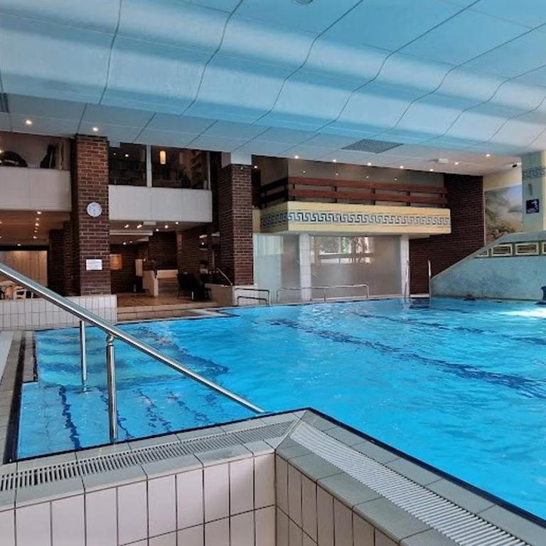 Pools, Sauna und Balkon mit Panoramablick - Apartment mit 1 Schlafzimmer, Balkon und Bergblick - 8