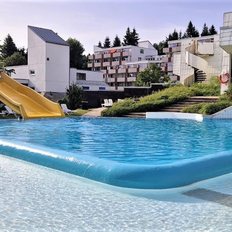 Pools, Sauna und Balkon mit Panoramablick - Apartment mit 1 Schlafzimmer, Balkon und Bergblick - 2
