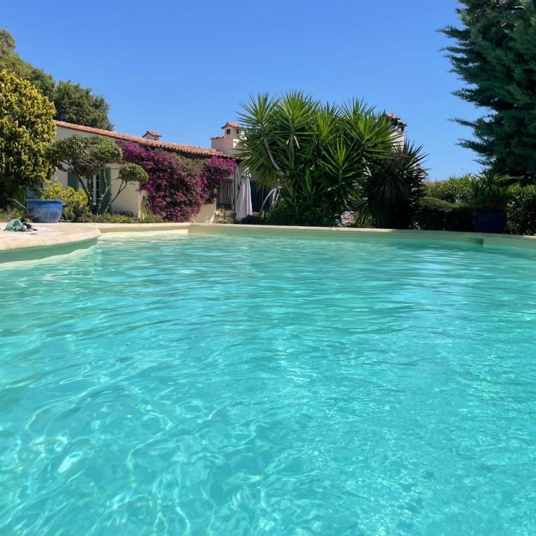 Domaine des Tuilières avec piscine - Villa Supérieure - 1