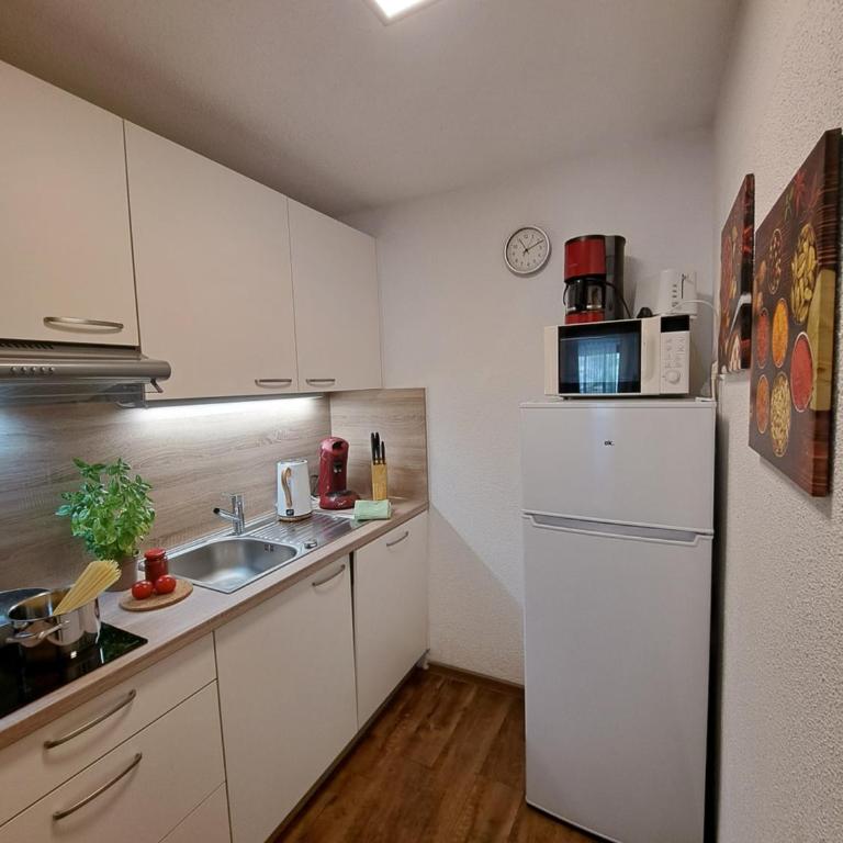 Gästeheim Schmiedhof - Apartment mit 2 Schlafzimmern und Balkon (4 bis 5 Erwachsene) - 7