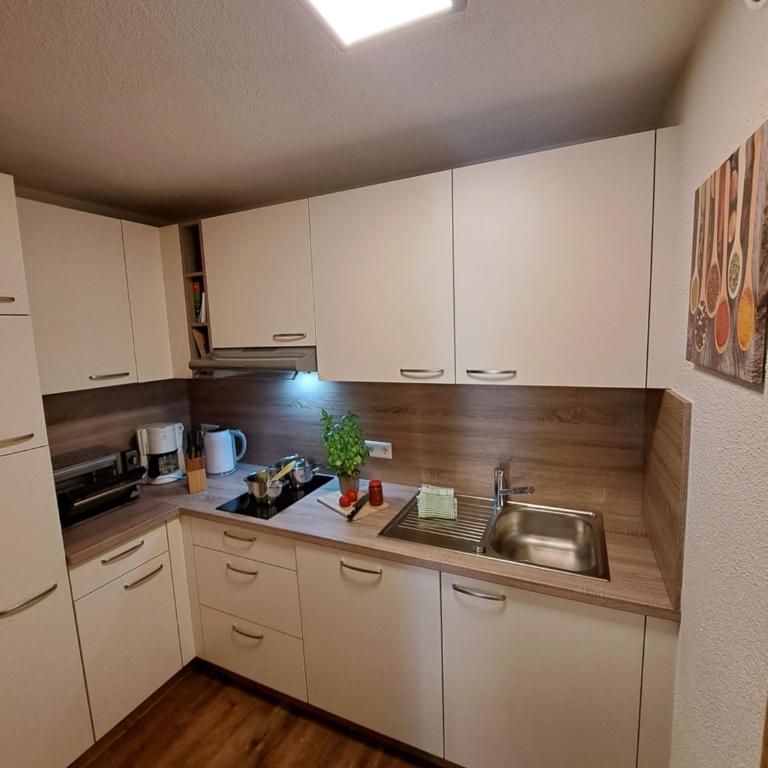 Gästeheim Schmiedhof - Apartment mit 2 Schlafzimmern und Balkon - 9