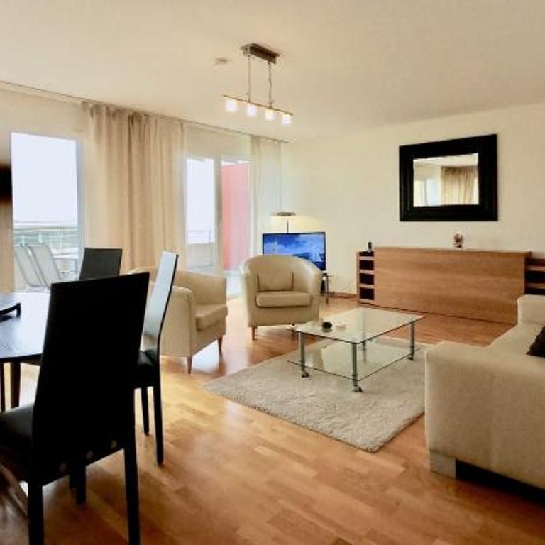 Comfortable, sunny, quiet, good location! - Apartment - 22