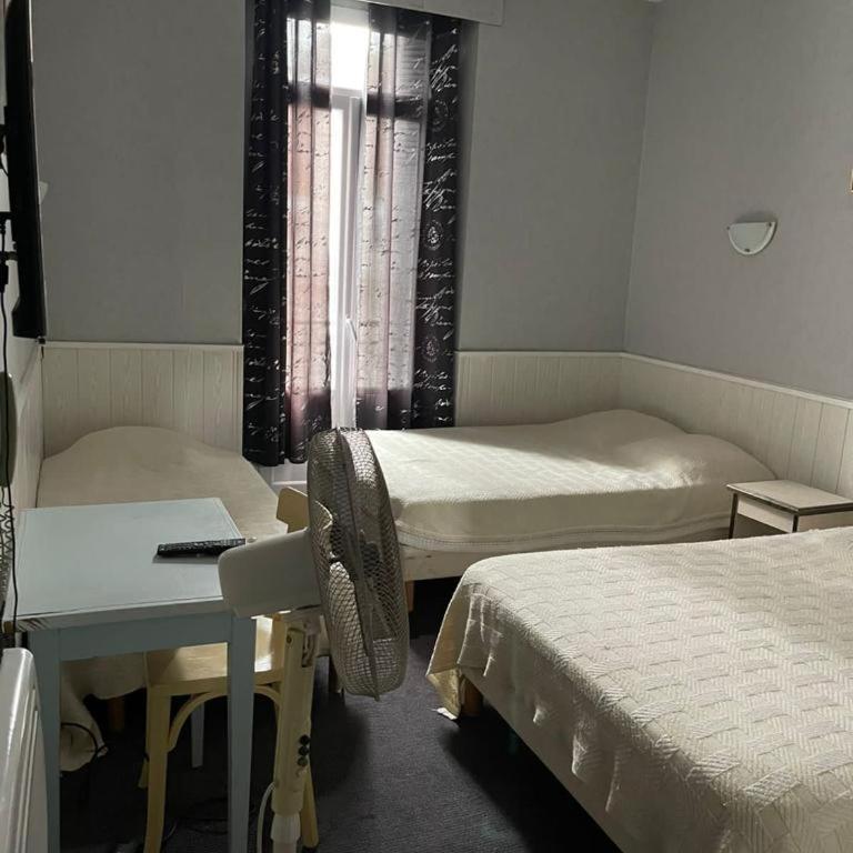Notre Dame AUXILIATRICE - Chambre Familiale avec Balcon - 1