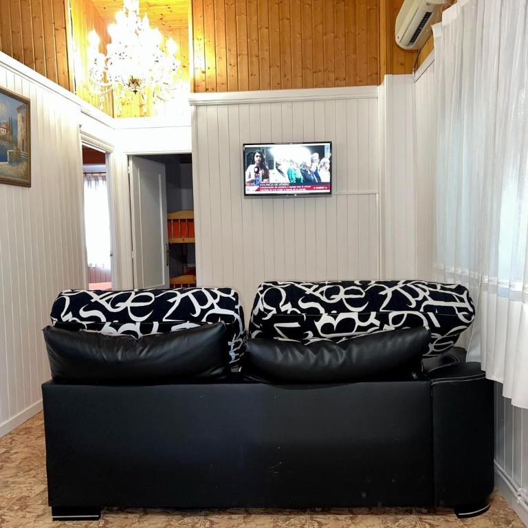 Bungalows & Albergue La Playa - Two-Bedroom Bungalow (1-6 Adults) - 3