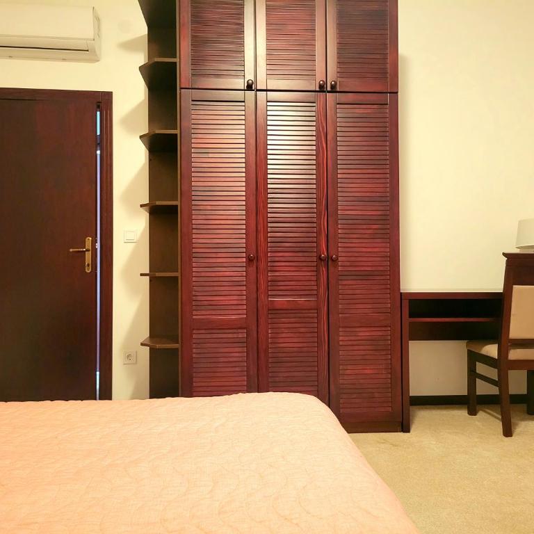 Villa Chantal - Apartment with Terrace - 8