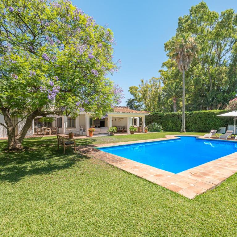 Villa amplia con piscina privada ideal familias y grupos - Villa - 72