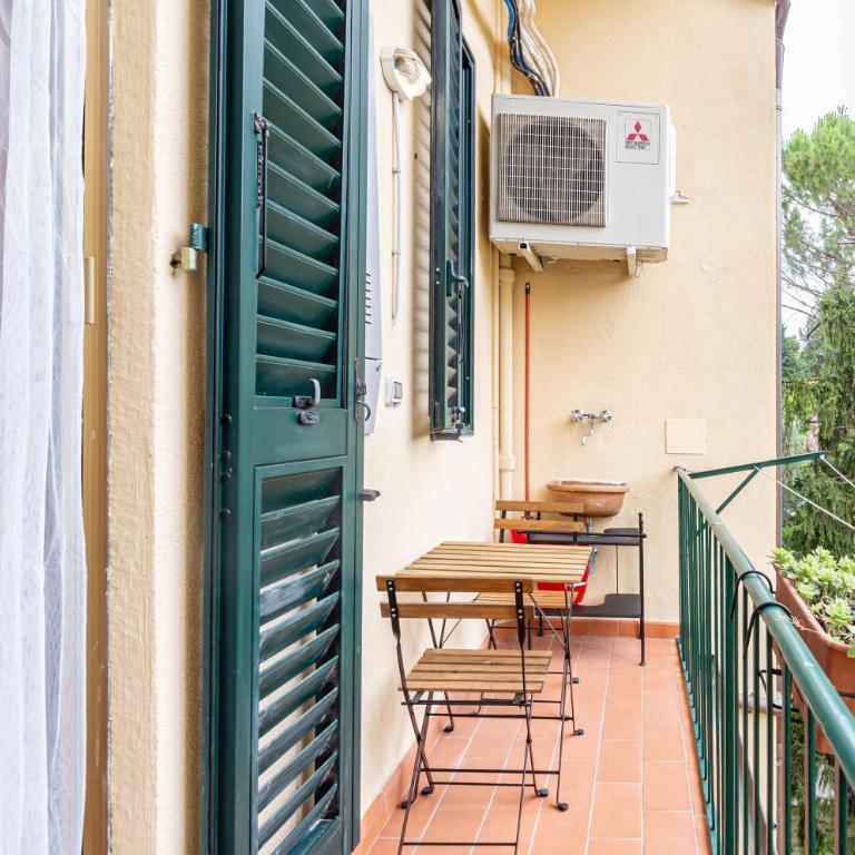 GuestHost - Stibbert & Statuto Elegant Flat with Balcony - Two-Bedroom Apartment - 6