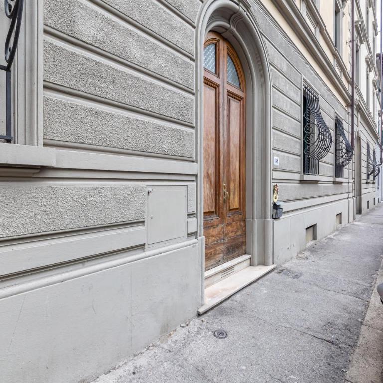 GuestHost - Stibbert & Statuto Elegant Flat with Balcony - Two-Bedroom Apartment - 22
